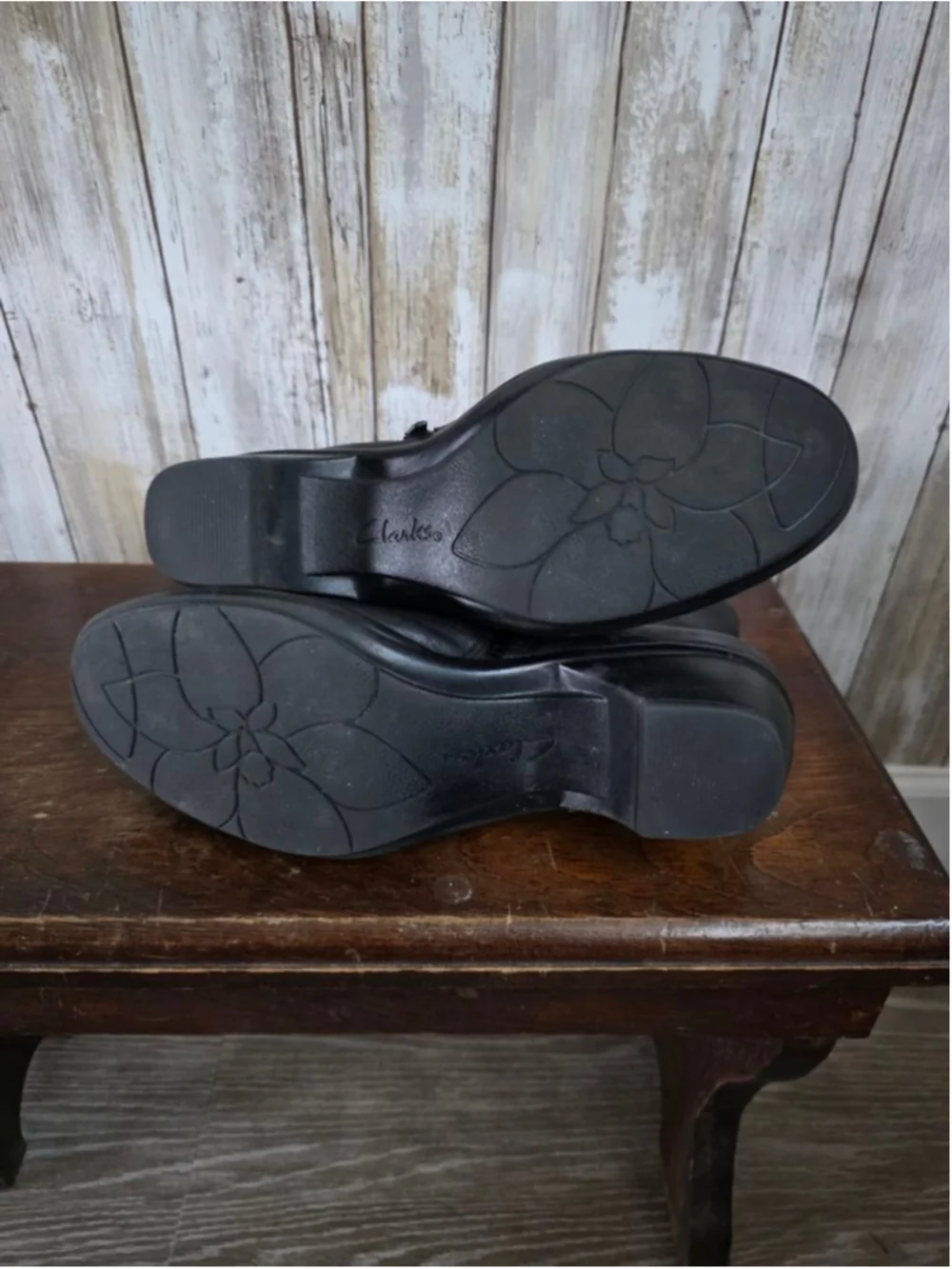 Women's Clarks Black Leather Ankle Boots & Booties Size 7.5 - Picture 6 of 7